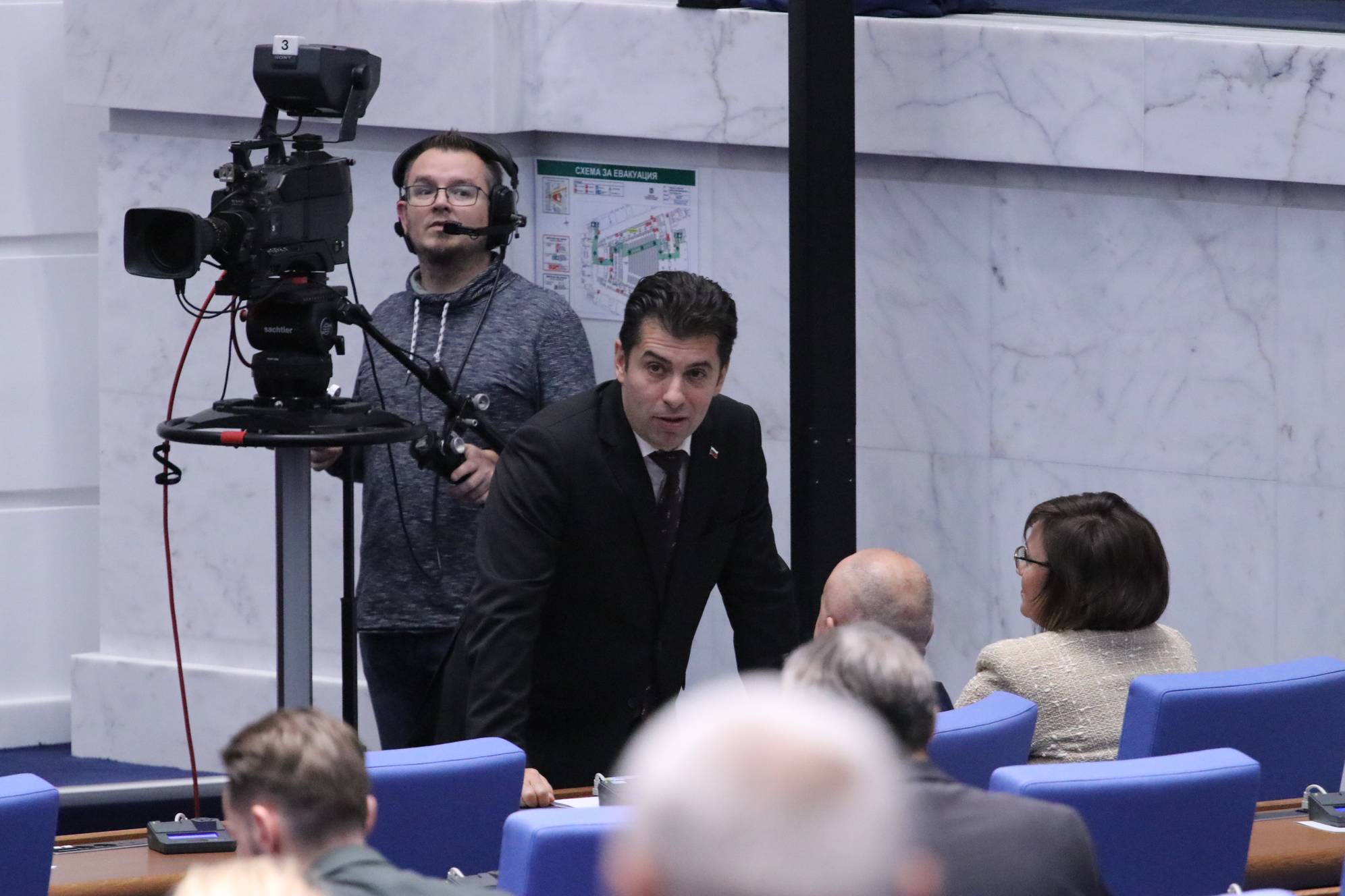  Кирил Петков 